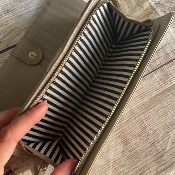 Kate Spade Leather Wallet - Picture 11 of 11